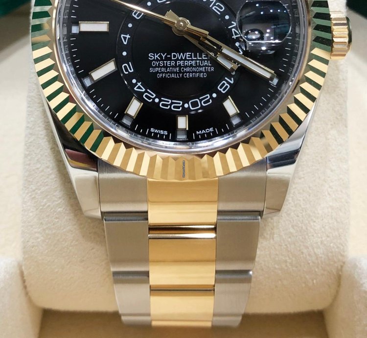 Rolex Sky-dweller Unworn Sky Dweller Two Tone Yellow 326933 Black Index Dial Oyster Bracelet