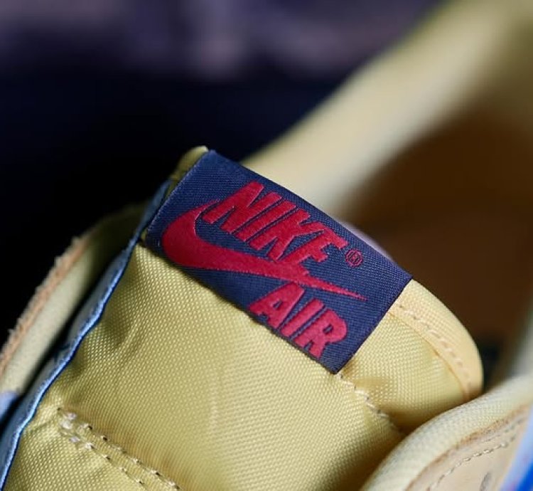 Jordan 1 Retro Low Og Sp Travis Scott Canary womens