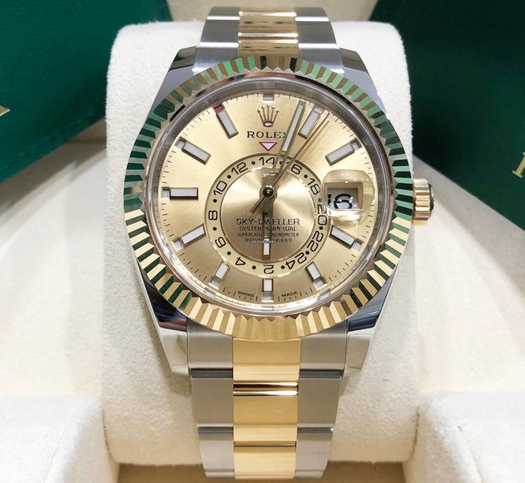 Rolex Sky-dweller Unworn Sky-dweller 326933 Oyster Bracelet 42mm Champagne Dial Two Tone Yellow Gold