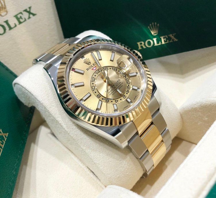 Rolex Sky-dweller Unworn Sky-dweller 326933 Oyster Bracelet 42mm Champagne Dial Two Tone Yellow Gold