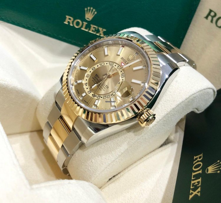 Rolex Sky-dweller Unworn Sky-dweller 326933 Oyster Bracelet 42mm Champagne Dial Two Tone Yellow Gold