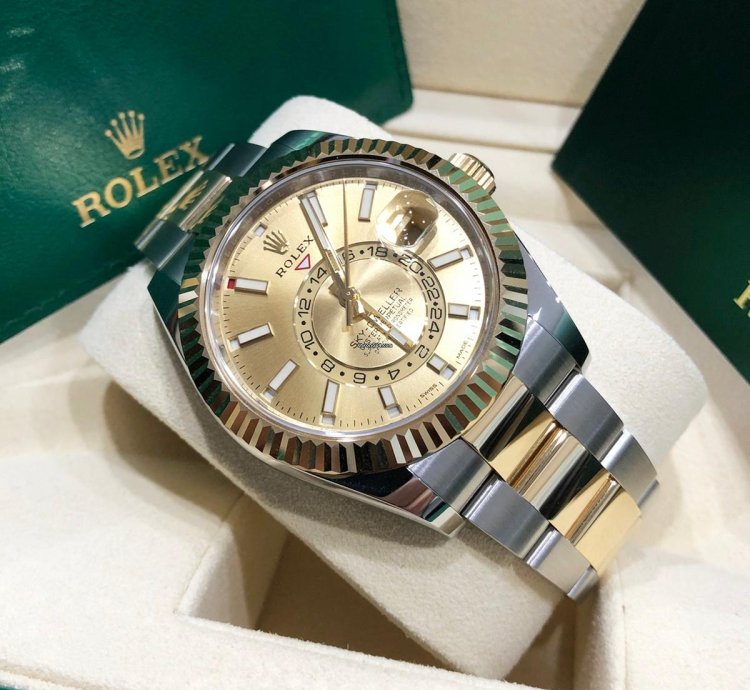 Rolex Sky-dweller Unworn Sky-dweller 326933 Oyster Bracelet 42mm Champagne Dial Two Tone Yellow Gold