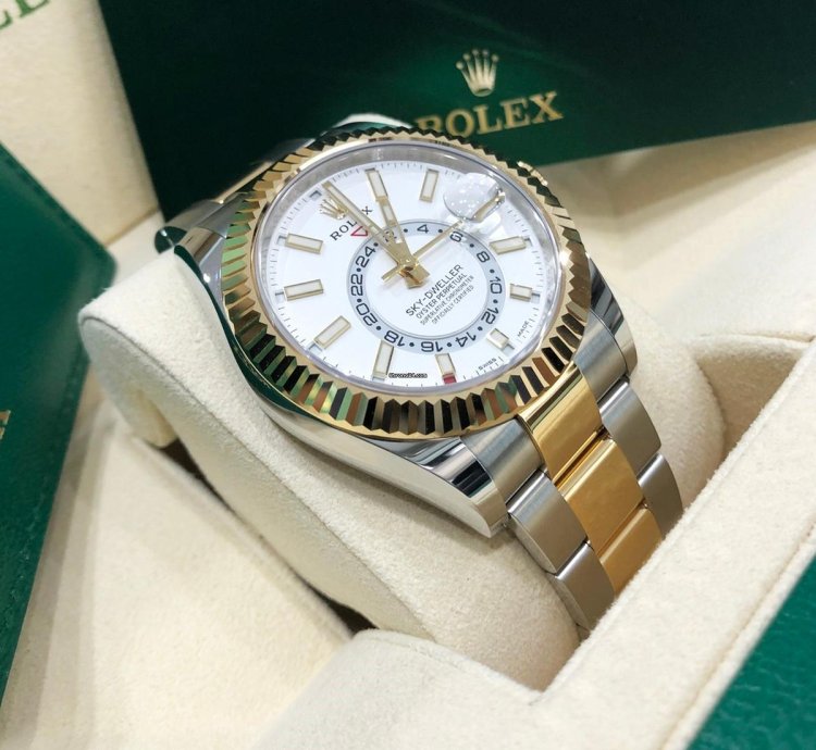 Rolex Sky-dweller Unworn Sky-dweller 326933 Oyster Bracelet 42mm White Dial Two Tone Yellow Gold