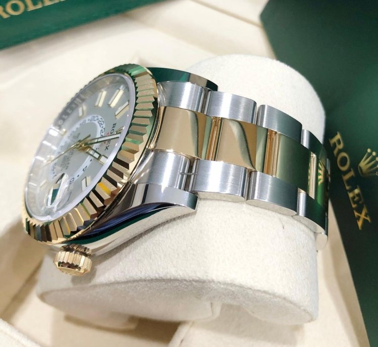 Rolex Sky-dweller Unworn Sky-dweller 326933 Oyster Bracelet 42mm White Dial Two Tone Yellow Gold
