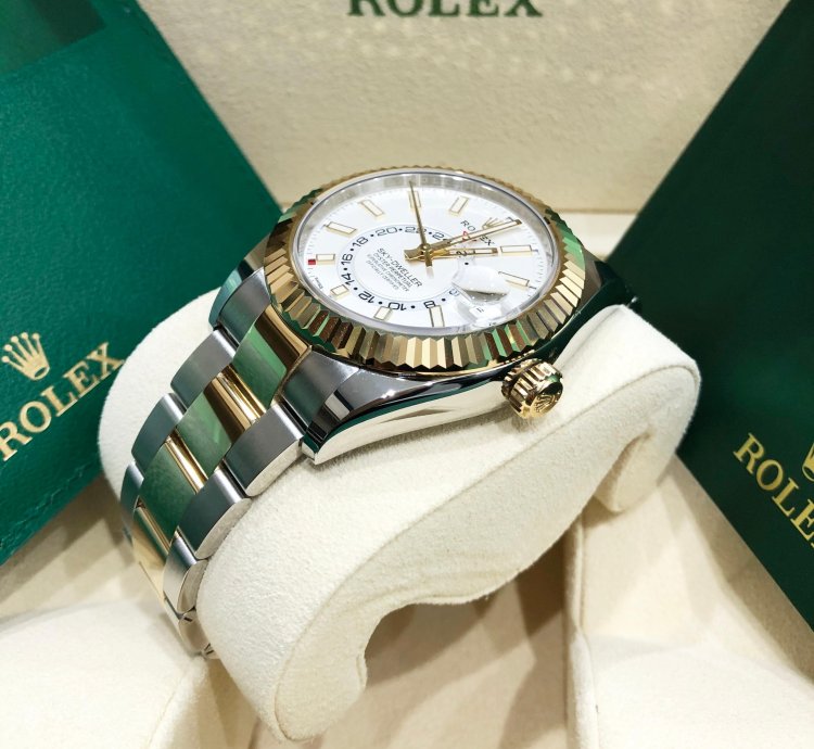 Rolex Sky-dweller Unworn Sky-dweller 326933 Oyster Bracelet 42mm White Dial Two Tone Yellow Gold