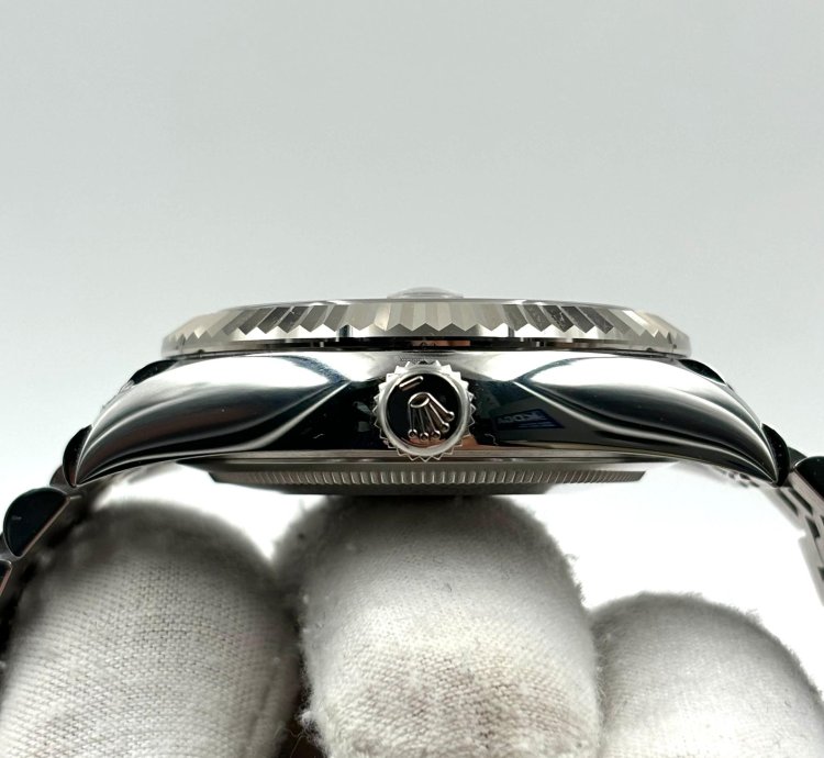 Rolex Sky-dweller Unworn Sky-dweller 42mm Black Dial Jubilee Bracelet 336934 Box Papers 2025