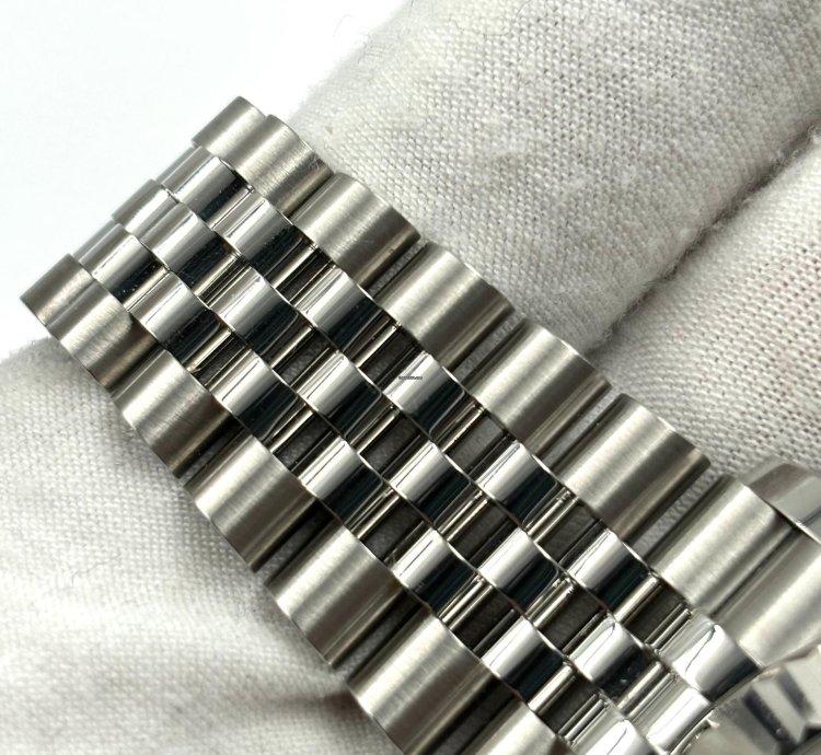 Rolex Sky-dweller Unworn Sky-dweller 42mm Black Dial Jubilee Bracelet 336934 Box Papers 2025