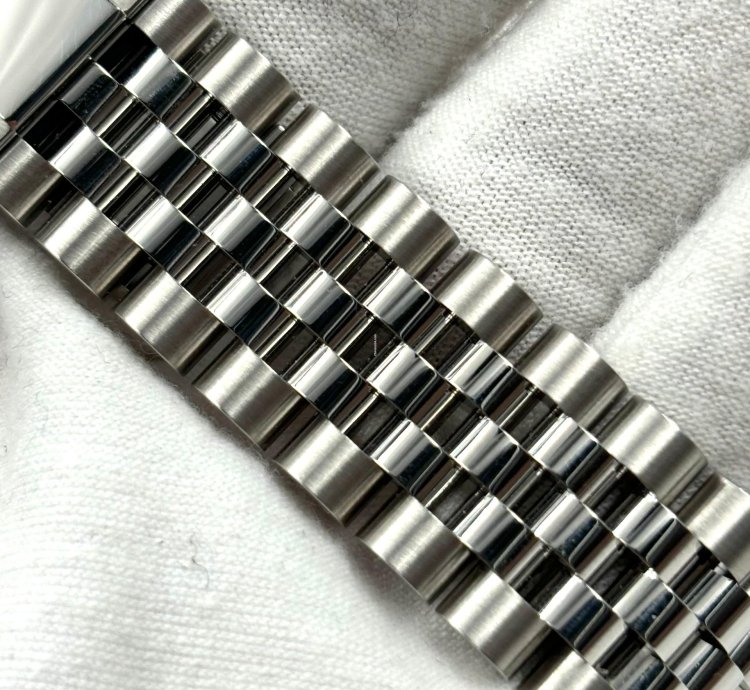 Rolex Sky-dweller Unworn Sky-dweller 42mm Black Dial Jubilee Bracelet 336934 Box Papers 2025