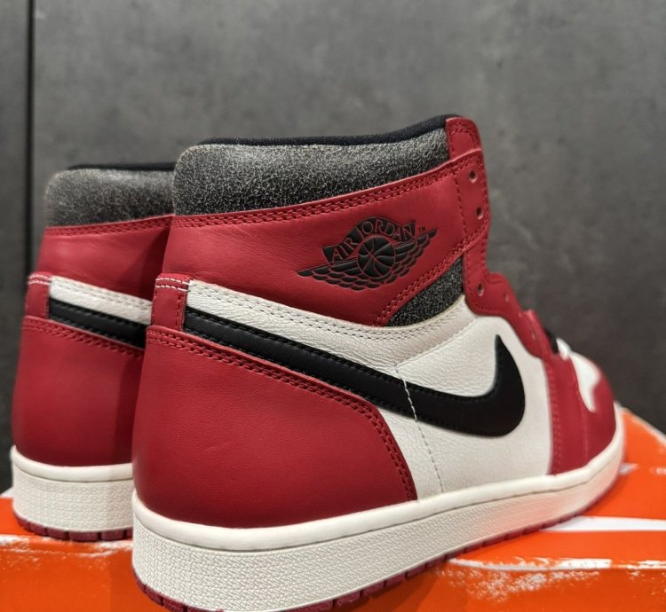 Nike Air Jordan 1 Lost And Found Chicago - 10