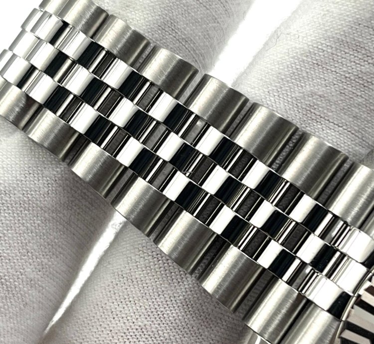 Rolex Sky-dweller Unworn Sky-dweller 42mm Blue Dial Jubilee Bracelet 336934 Box Papers 2024