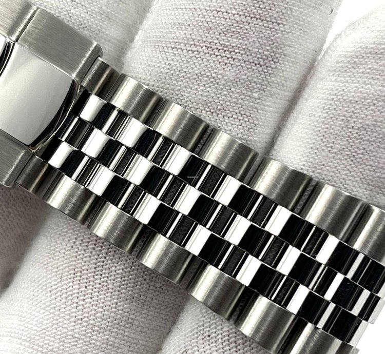 Rolex Sky-dweller Unworn Sky-dweller 42mm Blue Dial Jubilee Bracelet 336934 Box Papers 2024