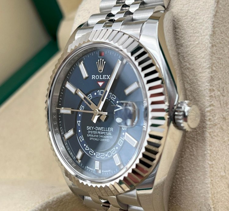 Rolex Sky-dweller Unworn Sky-dweller 42mm Blue Dial Jubilee Bracelet 336934 Box Papers 2024