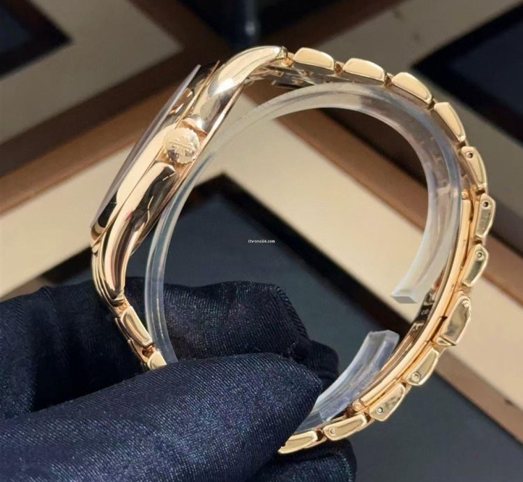 Patek Philippe World Time 5130 1r-010