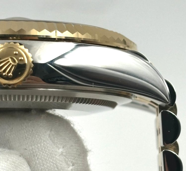 Rolex Sky-dweller Unworn Sky-dweller 42mm Champagne Dial Two Tone Jubilee Bracelet 336933 Box Papers 2025