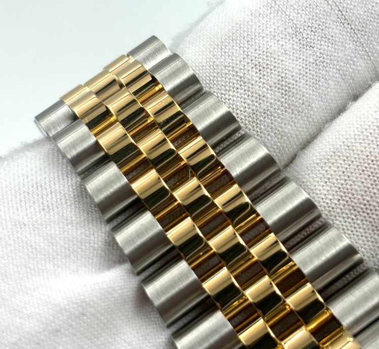 Rolex Sky-dweller Unworn Sky-dweller 42mm Champagne Dial Two Tone Jubilee Bracelet 336933 Box Papers 2025