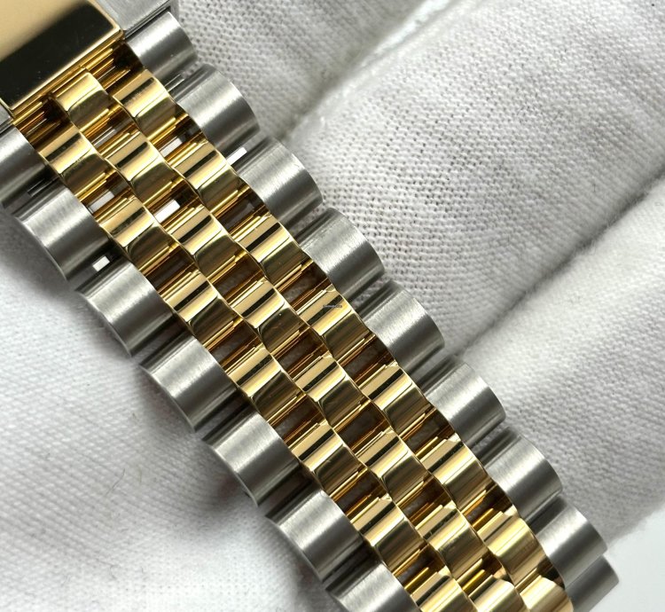 Rolex Sky-dweller Unworn Sky-dweller 42mm Champagne Dial Two Tone Jubilee Bracelet 336933 Box Papers 2025