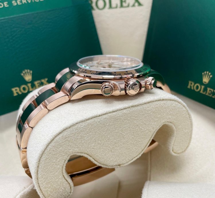Rolex Daytona Unworn Daytona 116505 Ivory White Dial 18k Rose Gold Oyster Bracelet 40mm