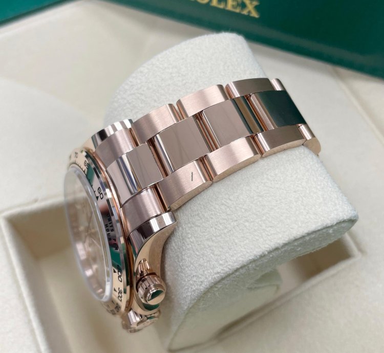 Rolex Daytona Unworn Daytona 116505 Ivory White Dial 18k Rose Gold Oyster Bracelet 40mm