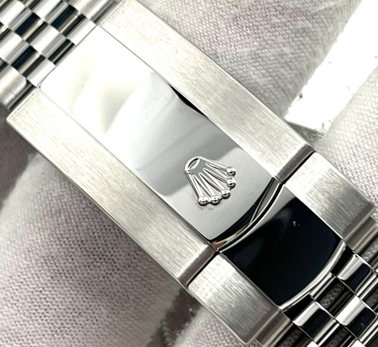 Rolex Sky-dweller Unworn Sky-dweller 42mm Green Dial Jubilee Bracelet 336934 Box Papers 2025
