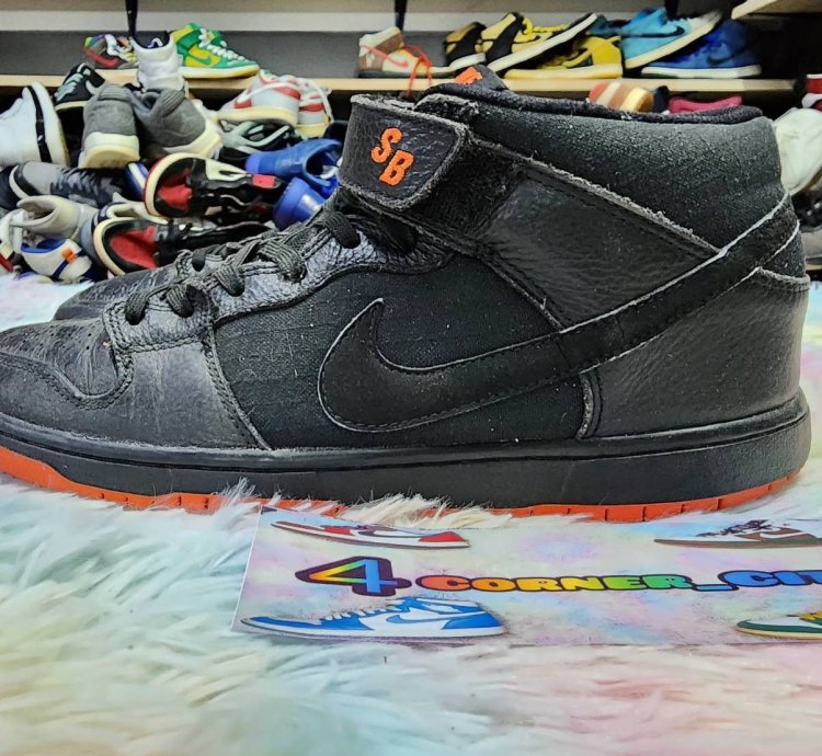 Nike Sb Dunk Mid Halloween