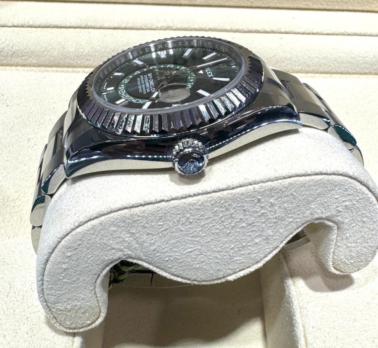 Rolex Sky-dweller Unworn Sky-dweller 42mm Green Dial Oyster Bracelet 336934 2025