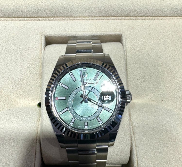 Rolex Sky-dweller Unworn Sky-dweller 42mm Green Dial Oyster Bracelet 336934 2025