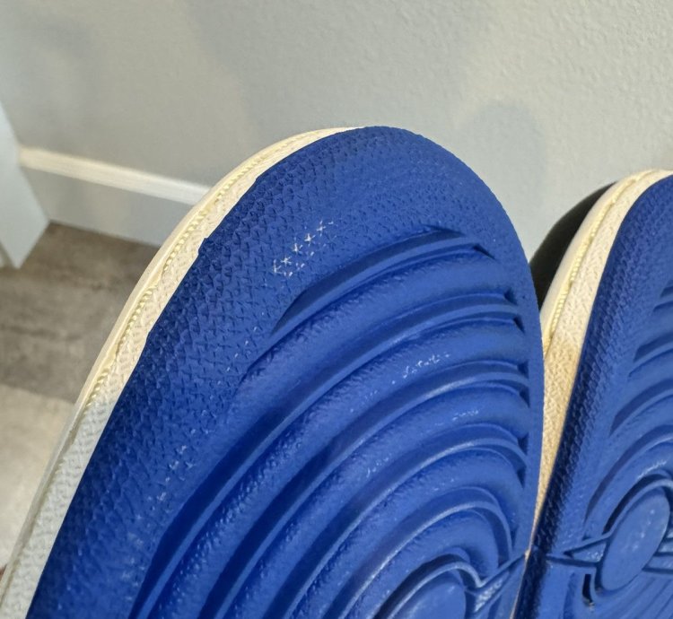 Nike Air Jordan 1 Retro 2001 Royal Blue