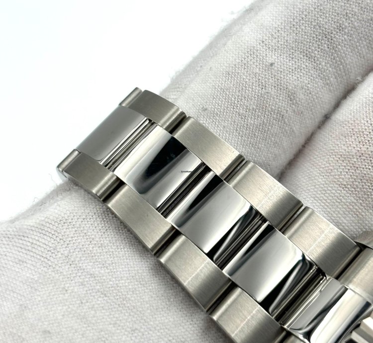 Rolex Sky-dweller Unworn Sky-dweller 42mm Green Dial Oyster Bracelet 336934 Box Papers 2025