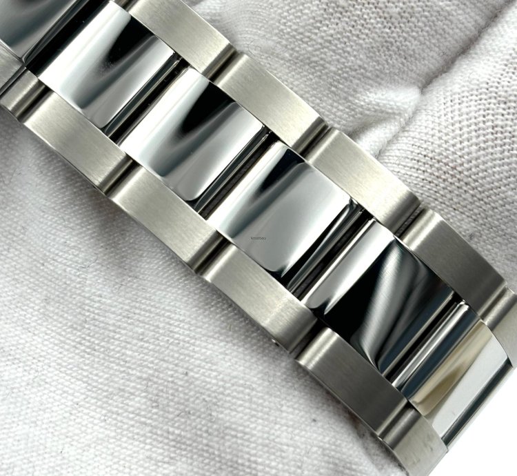 Rolex Sky-dweller Unworn Sky-dweller 42mm Green Dial Oyster Bracelet 336934 Box Papers 2025