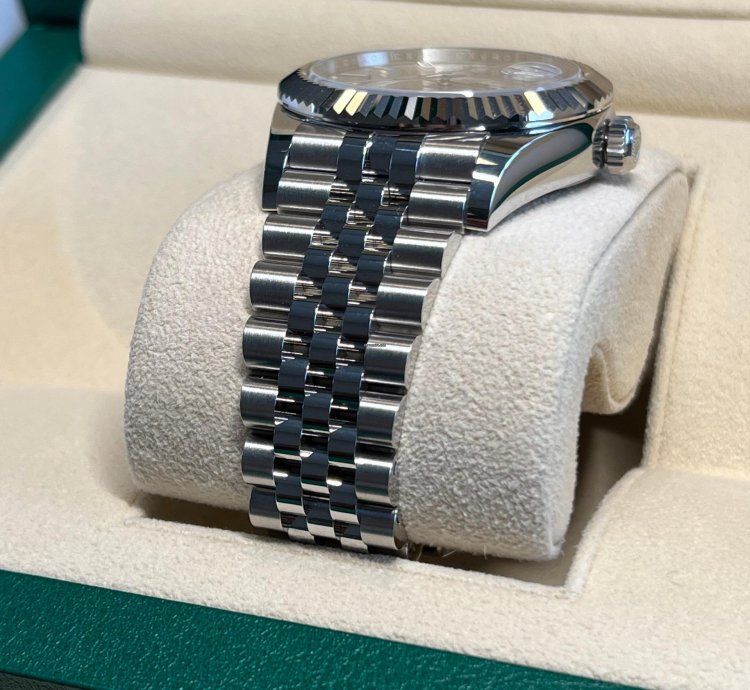 Rolex Sky-dweller Unworn Sky-dweller White Dial Jubilee Bracelet 326934