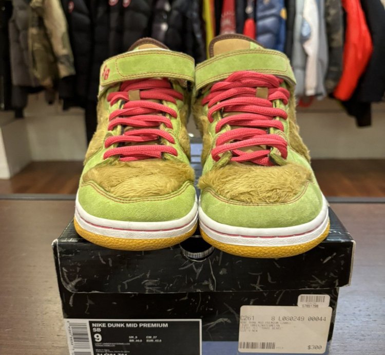 Nike Sb Dunk Mid Mama Bear