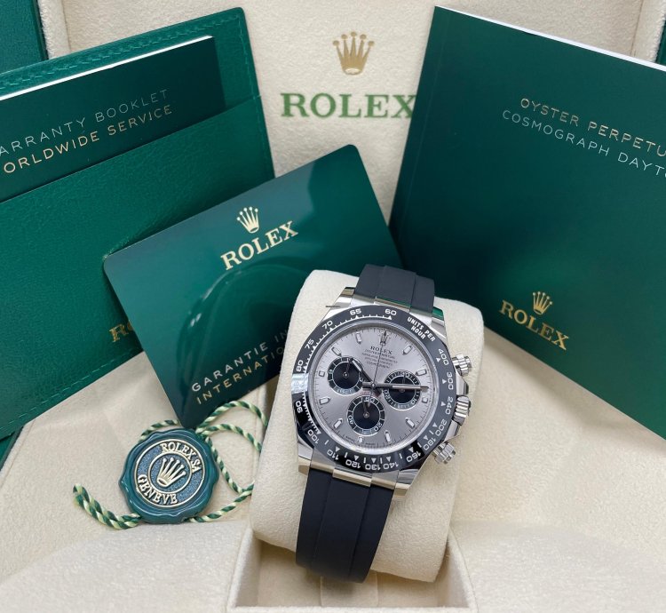 Rolex Daytona Unworn Daytona 116519 White Gold Silver Dial Black Sundials Oysterflex Rubber Strap