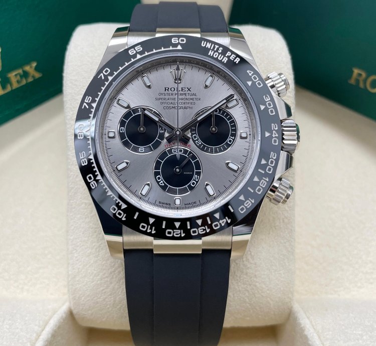 Rolex Daytona Unworn Daytona 116519 White Gold Silver Dial Black Sundials Oysterflex Rubber Strap