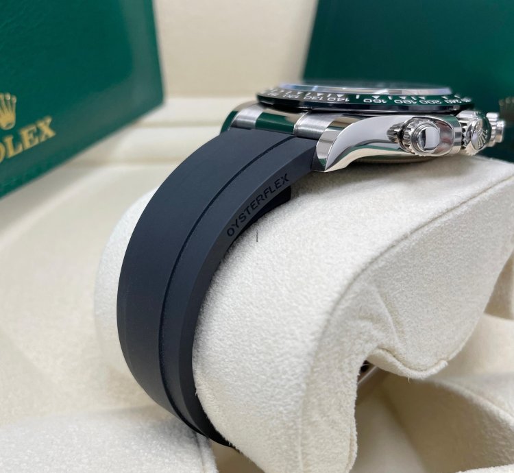 Rolex Daytona Unworn Daytona 116519 White Gold Silver Dial Black Sundials Oysterflex Rubber Strap