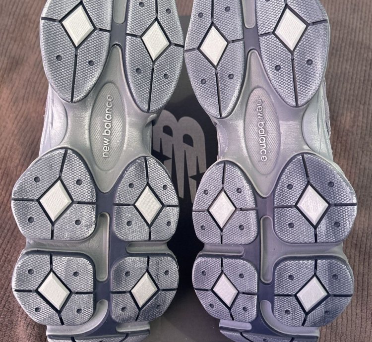 New Balance 9060 Artic Grey U9060ib Size 10 Brand New Rare