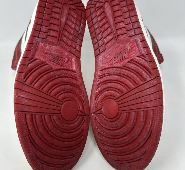 Nike Air Jordan 1 Retro High Og Chicago Lost And Found