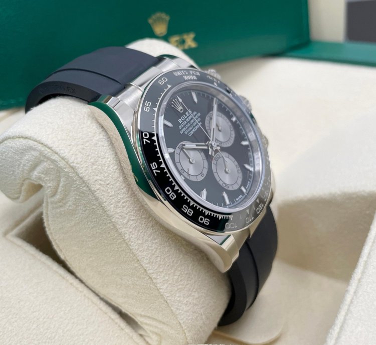 Rolex Daytona Unworn Daytona 126519 Baby Lemans White Gold Black Dial Silver Subdials Oysterflex Rubber