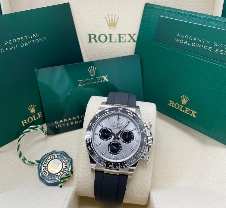 Rolex Daytona Unworn Daytona 126519 White Gold Silver Dial Black Sundials Oysterflex Rubber Strap