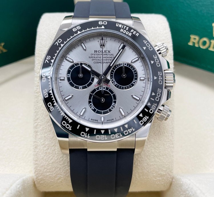 Rolex Daytona Unworn Daytona 126519 White Gold Silver Dial Black Sundials Oysterflex Rubber Strap