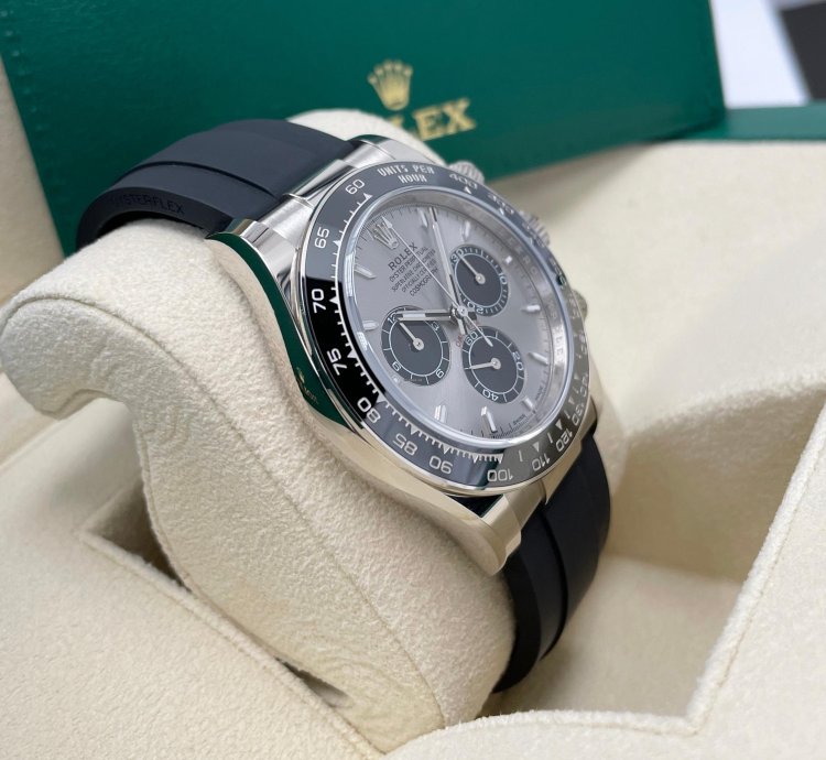 Rolex Daytona Unworn Daytona 126519 White Gold Silver Dial Black Sundials Oysterflex Rubber Strap