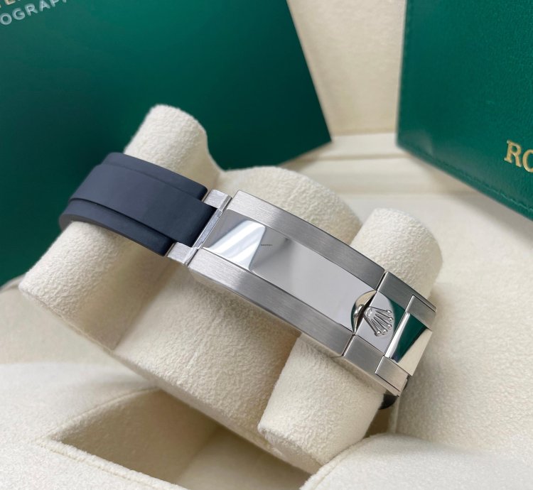 Rolex Daytona Unworn Daytona 126519 White Gold Silver Dial Black Sundials Oysterflex Rubber Strap