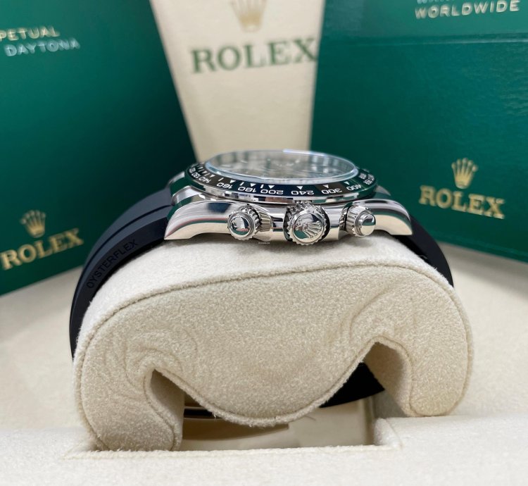 Rolex Daytona Unworn Daytona 126519 White Gold Silver Dial Black Sundials Oysterflex Rubber Strap
