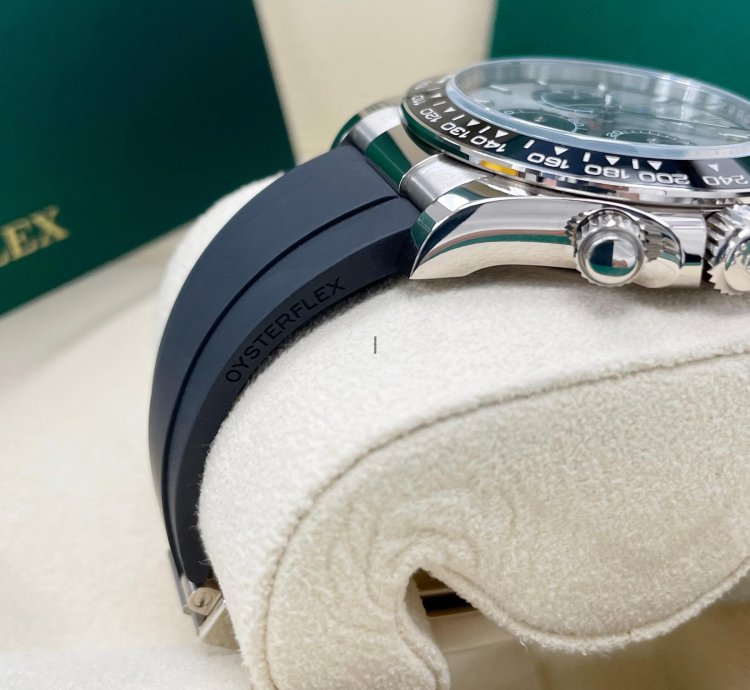 Rolex Daytona Unworn Daytona 126519 White Gold Silver Dial Black Sundials Oysterflex Rubber Strap