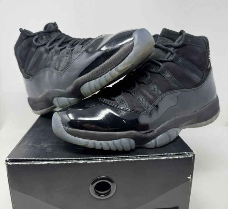 Nike Air Jordan 11 Retro Cap And Gown