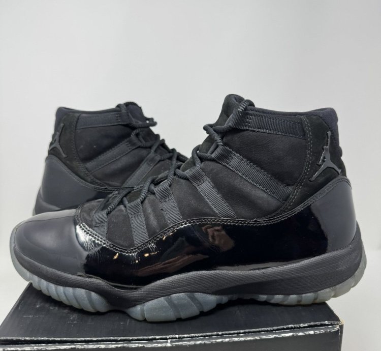 Nike Air Jordan 11 Retro Cap And Gown