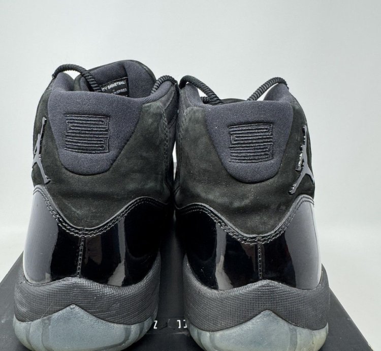 Nike Air Jordan 11 Retro Cap And Gown