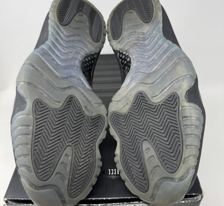 Nike Air Jordan 11 Retro Cap And Gown