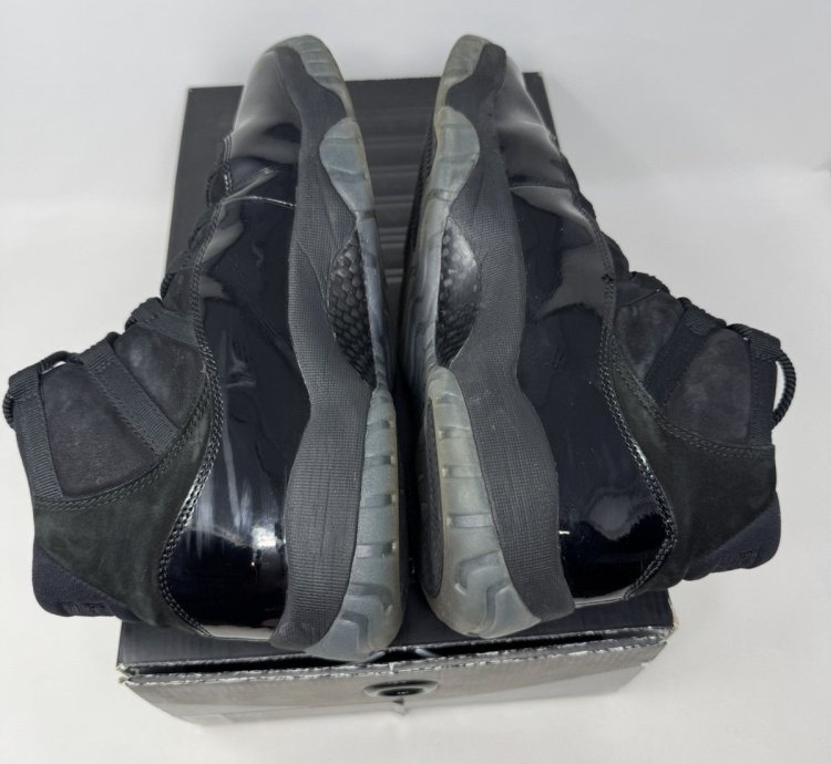 Nike Air Jordan 11 Retro Cap And Gown