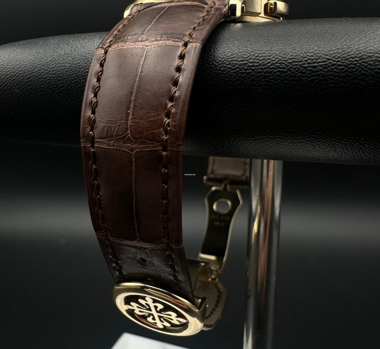 Patek Philippe World Time 5231j-001 18k Yellow Gold 38 5mm Watch - 2019