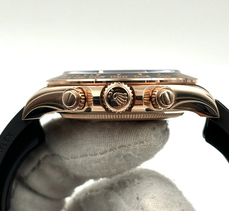 Rolex Daytona Unworn Daytona 40mm Sundust Dial Rose Gold Oysterflex 126515ln Box Papers 2024